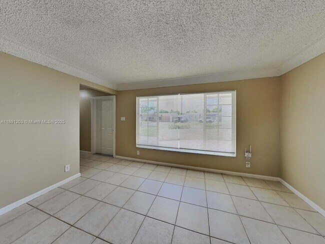 Building Photo - 208 NW 80th Ave