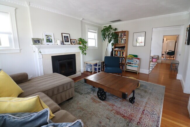 Building Photo - 67 Withington Rd