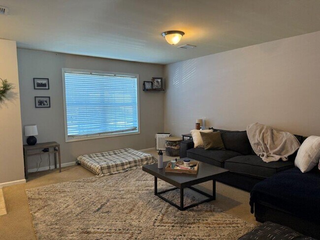 Foto del edificio - 2084 Market St Ext