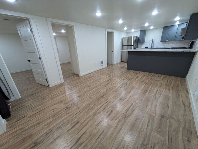 Foto del edificio - 220 E 7th St