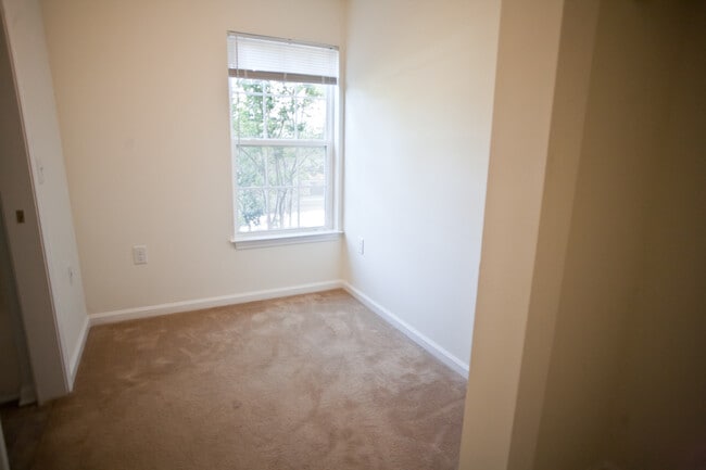 Building Photo - 110 S Roberson St