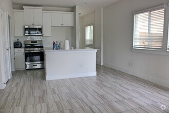 Building Photo - 513 White Steppe Way