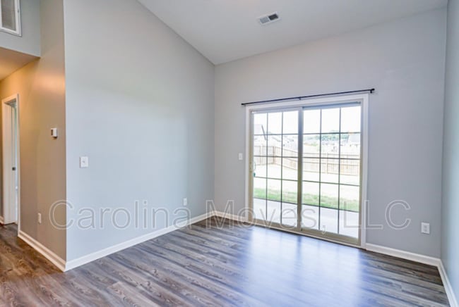 Building Photo - 249 Lockeland Park Dr