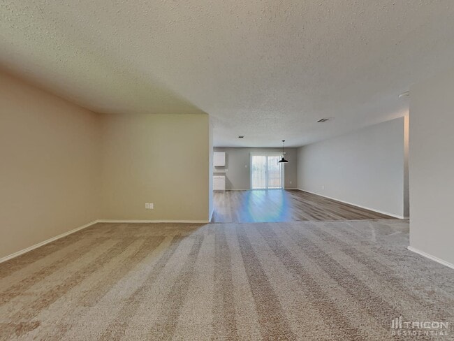 Building Photo - 617 Condor Trail
