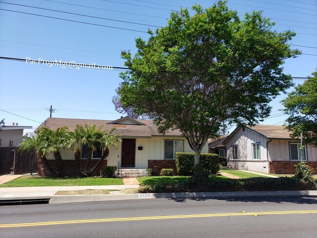 24621 - 24623-1/2 Pennsylvania Ave., Lomita CA - 24621 Pennsylvania Ave