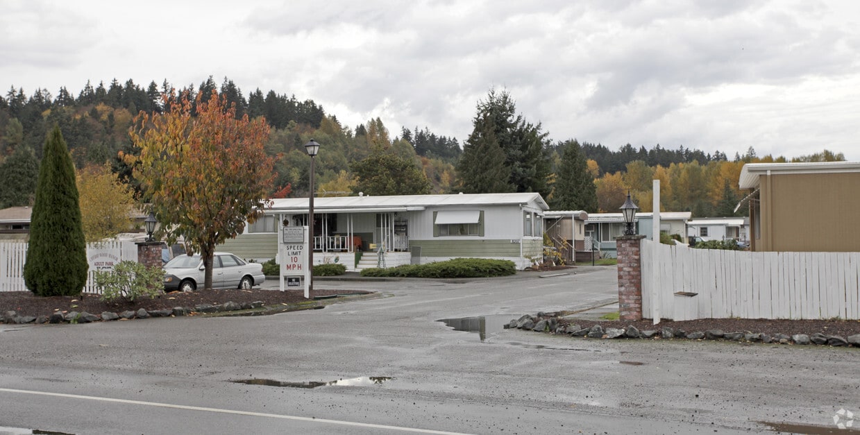 Cherrywood Manor Apartments in Edgewood, WA