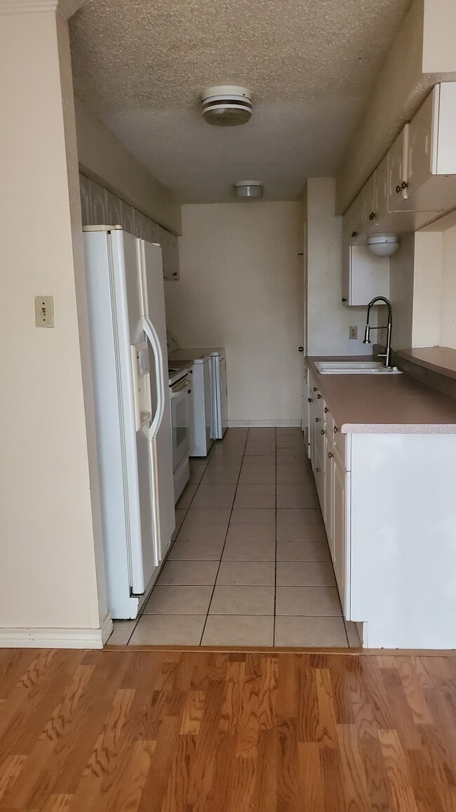 Cocina - 15540 Weldon Dr