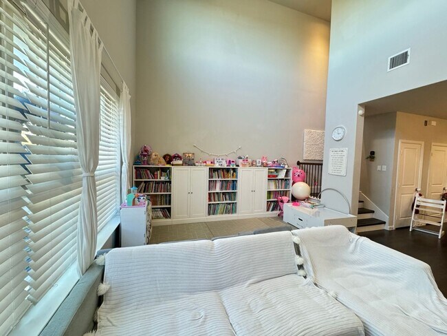 Foto del edificio - Gorgeous 3 Bedroom in Viridian Village in ...