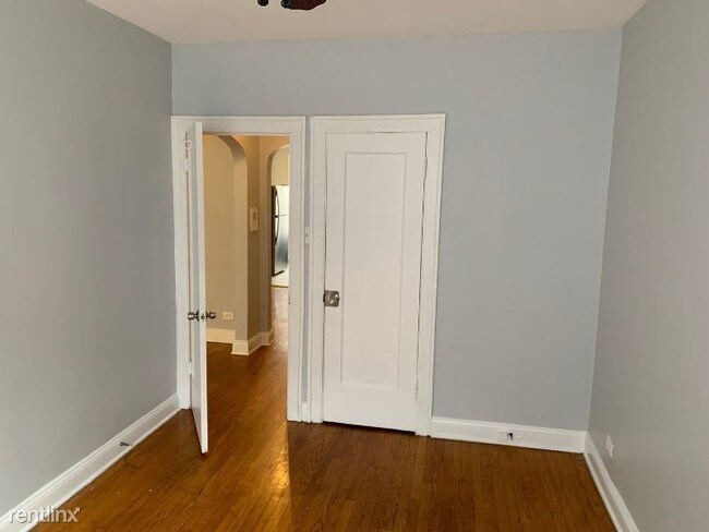Building Photo - 2 br, 1 bath Apartment - 7648 S Ingleside Ave