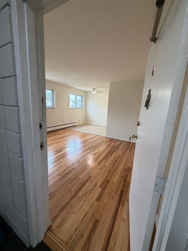 Building Photo - 4789 Ridge Ave