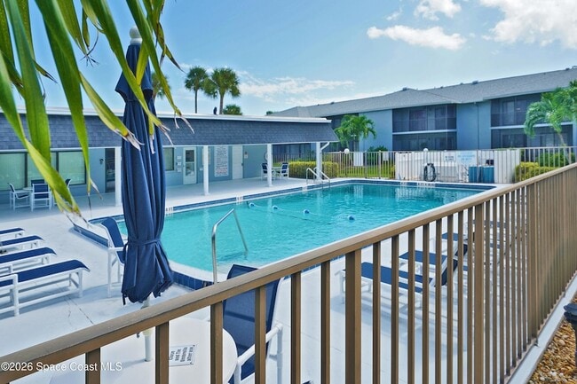 Foto del edificio - 3799 S Banana River Blvd