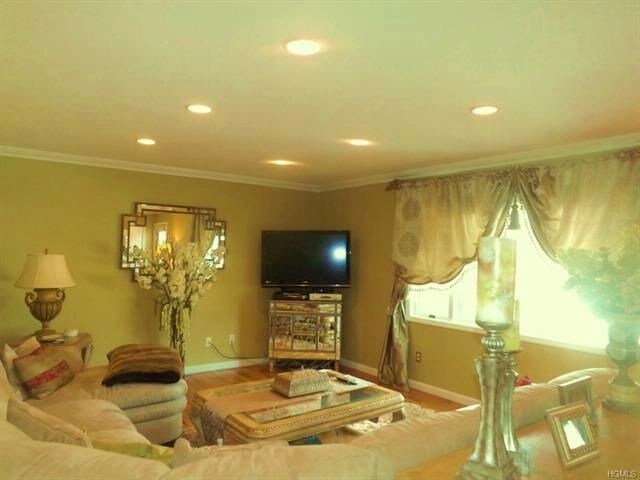 Foto del edificio - 51 Woodland Dr