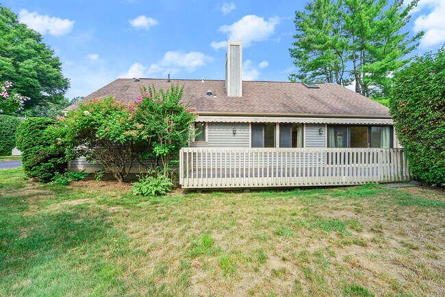 Building Photo - 105 W Lyon Farm Dr