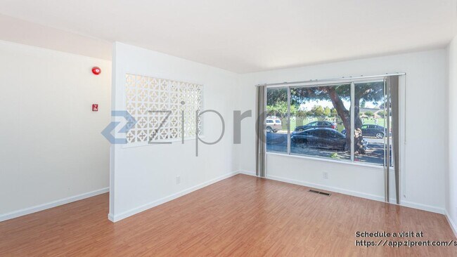 Foto del edificio - 95 Colleen Way