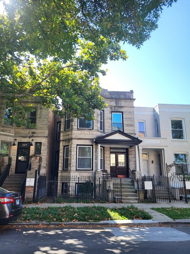 Building Photo - 3331 W Pierce Ave