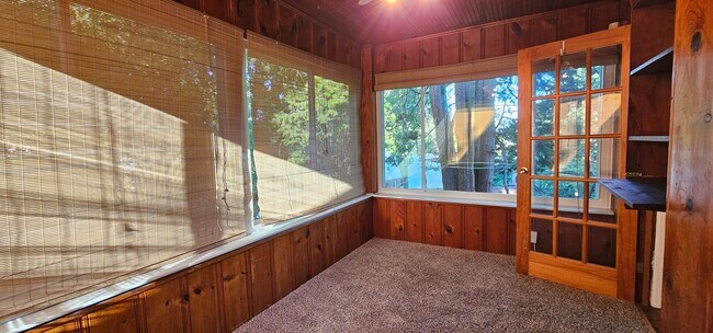 Foto del edificio - 3744 Camden St SE