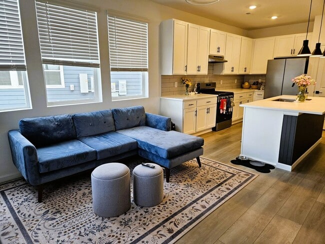 Building Photo - Great Townhome in Fort Collins