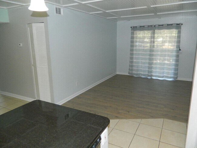 Foto del edificio - 435 Salt Marsh Cir