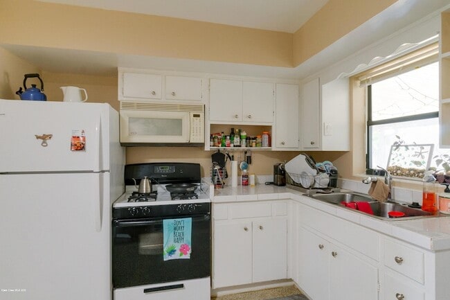 Building Photo - 210 Cassia Blvd