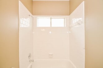 Building Photo - 46 Grants Lake Cir