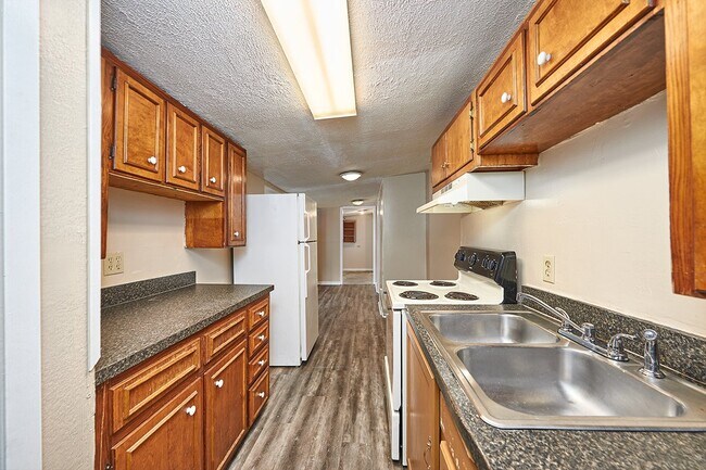 Foto del edificio - Coming Soon: 2 BR unit that includes water, trash, and yard care.