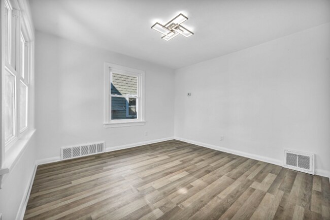 Foto del edificio - 1927 Hamilton Ave