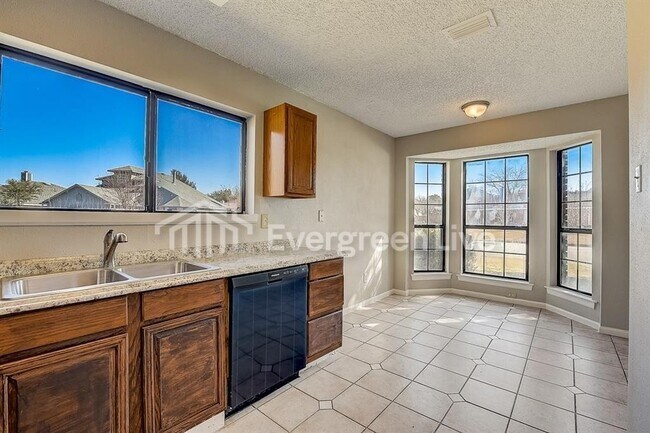 Foto del edificio - 3121 Twisted Vine Ln