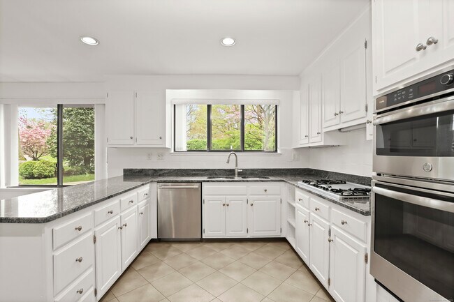 Building Photo - 310 W Lyon Farm Dr