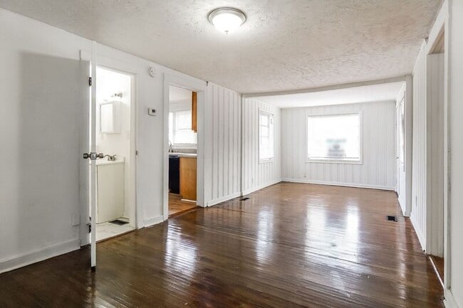 Building Photo - 4204 38th Ave N