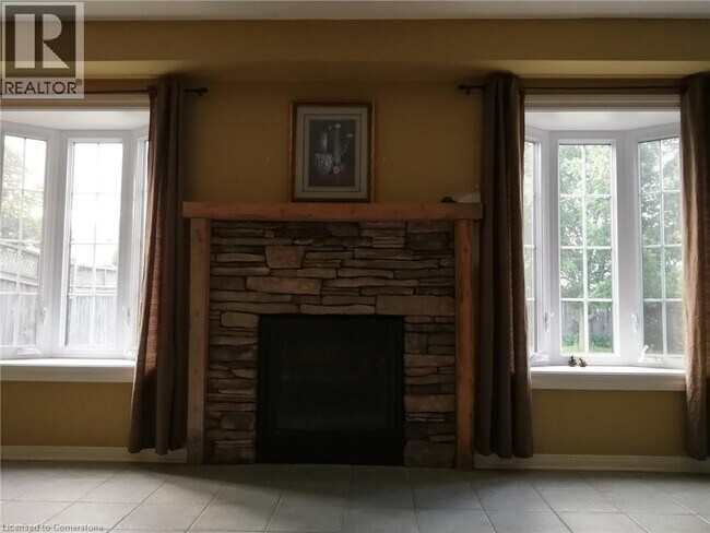 Building Photo - 120 Blackburn Dr