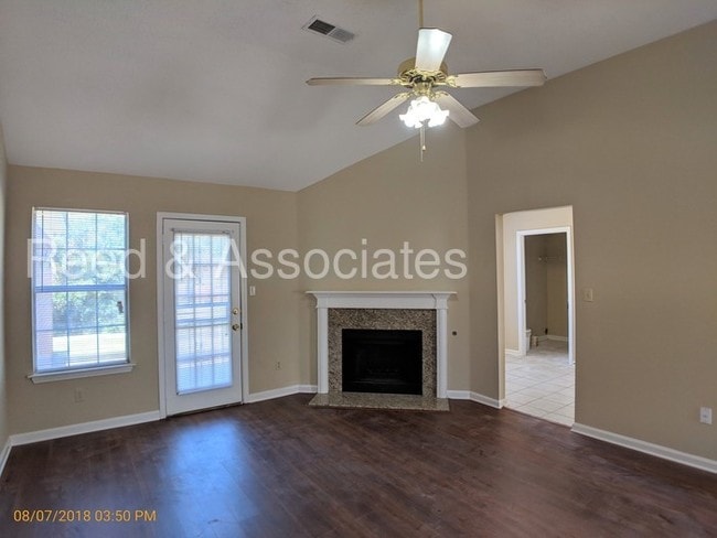 Building Photo - *JUST REDUCED* DON'T MISS OUT!!!