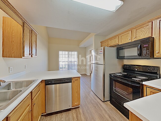 Building Photo - 118 Shady View Dr