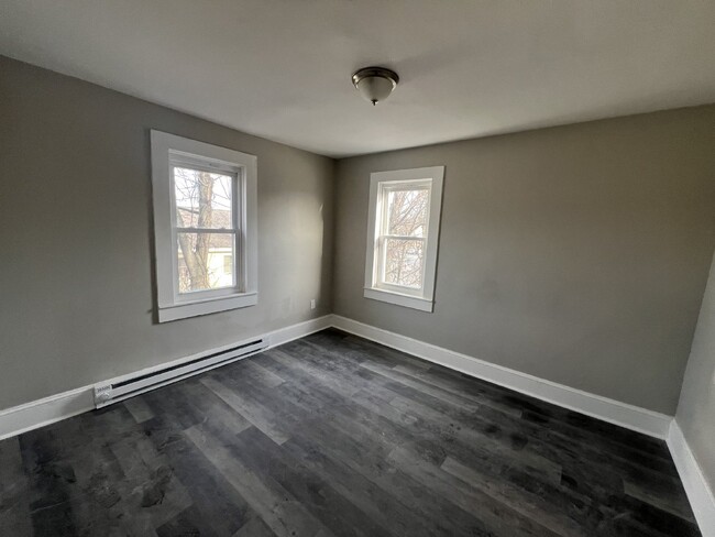 Foto del edificio - NEWLY RENOVATED APARTMENT HOMES Moosic, PA