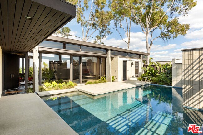 Building Photo - 4225 Terraza Dr