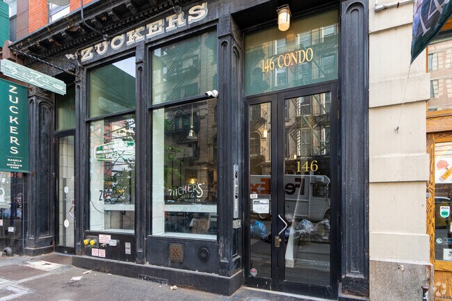 Entrada - 146 Chambers St