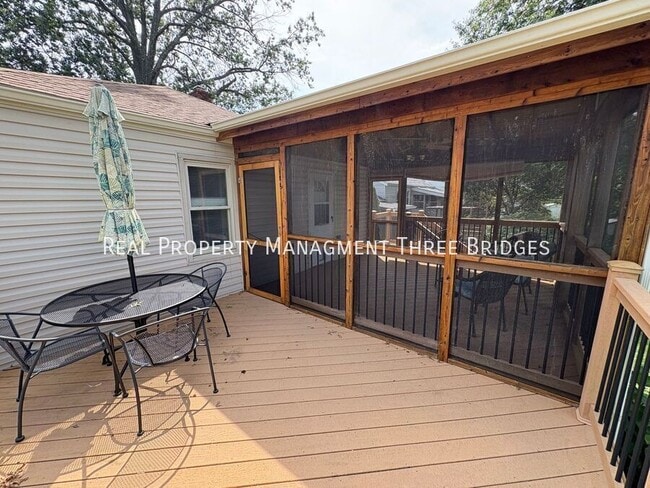 Building Photo - 10335 Lackland Rd