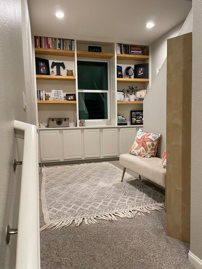 Foto del edificio - 1593 Bath Ave