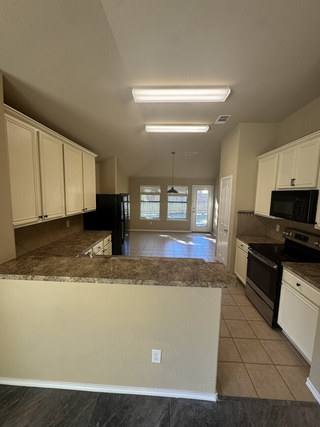 Kitchen - 1413 Eufemia Dr