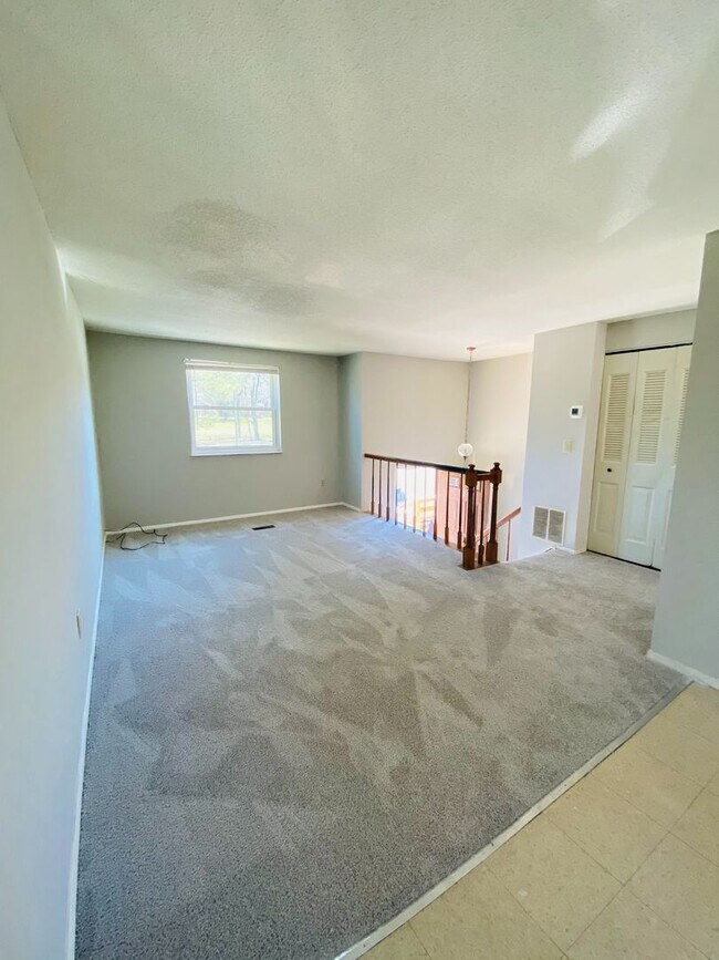 Foto del edificio - 2415 Camellia Dr