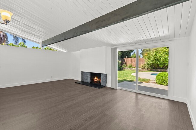 Building Photo - 9417 Swinton Ave