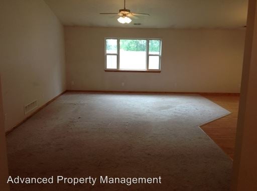 Building Photo - 117 Hackberry Ave
