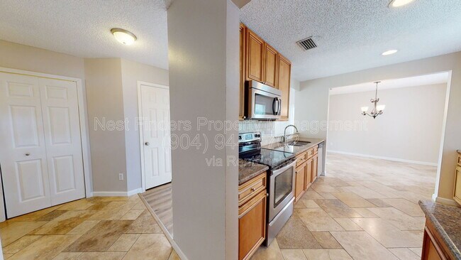 Foto del edificio - 14089 Lumberton Falls Dr
