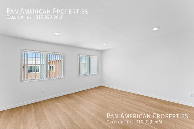 Building Photo - 994 Valencia St