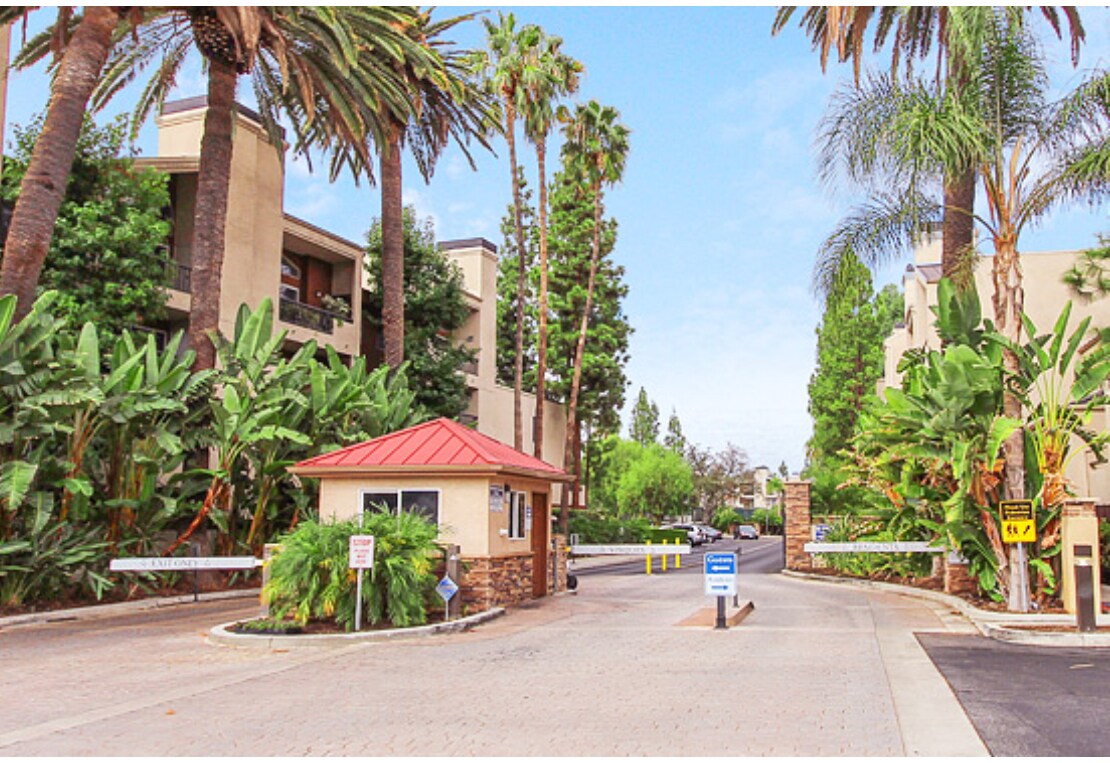 Foto del edificio - 5525 Canoga Ave