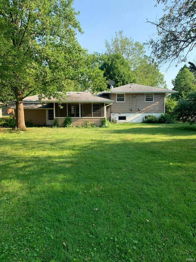 Building Photo - 912 Princess Dr