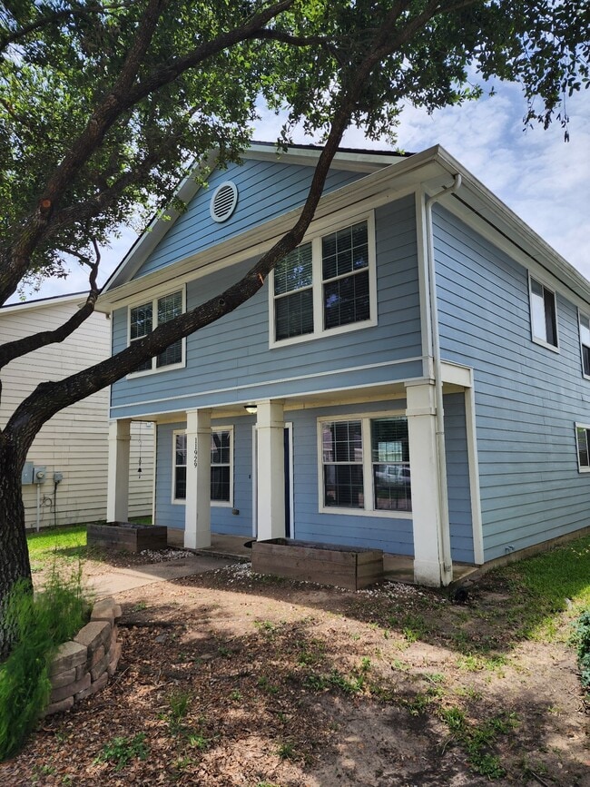 Building Photo - 11929 Sanspereil Dr
