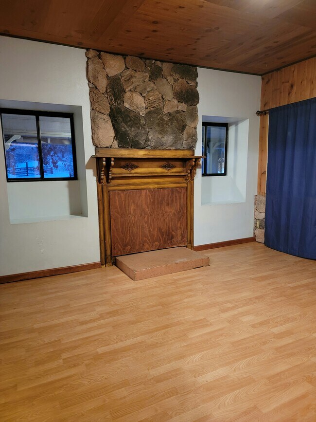 Foto del edificio - 2370 Mosquito Cutoff Rd