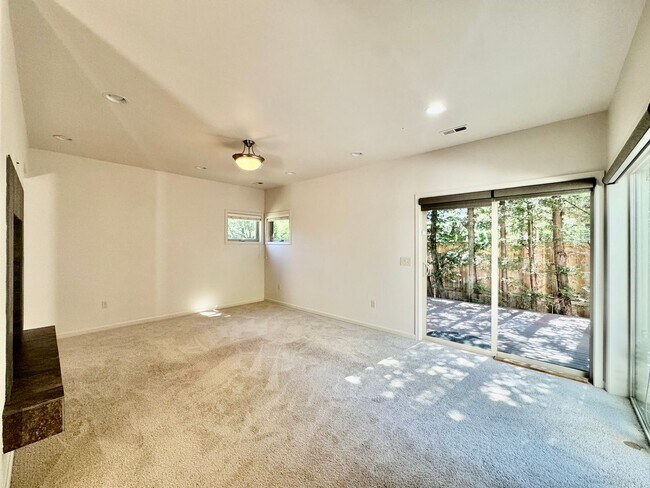 Foto del edificio - 4406 Shelby Rd