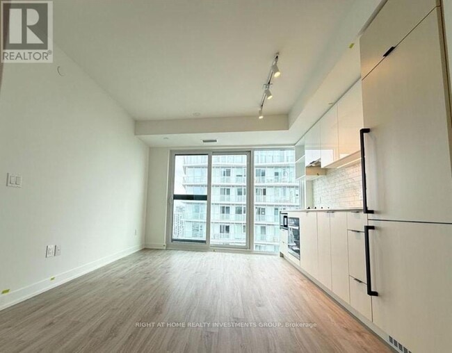 Building Photo - 252 Church St