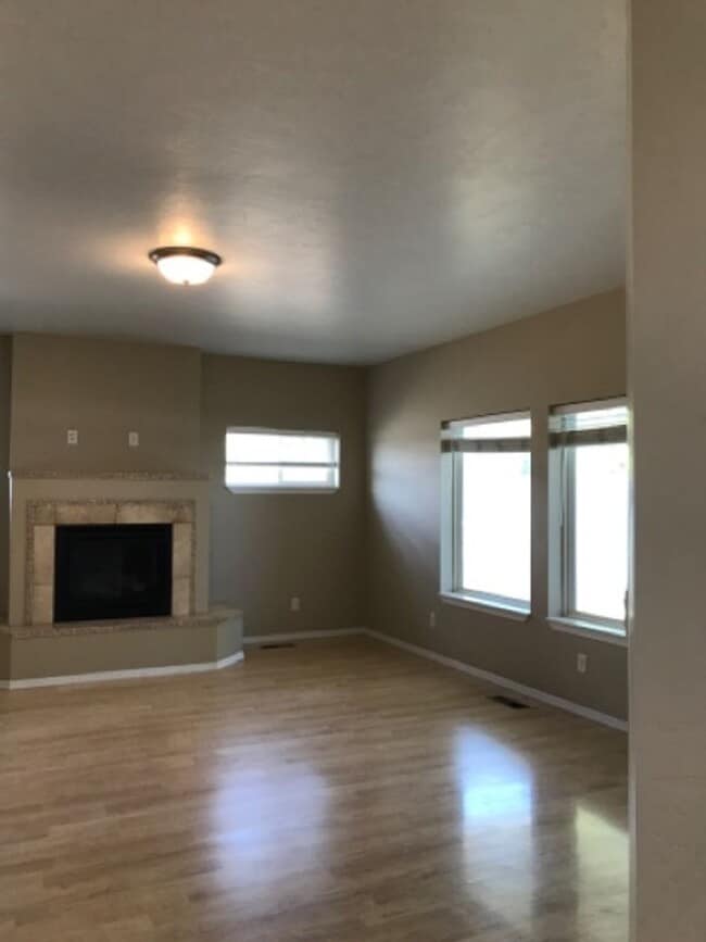 Building Photo - 321 Aspenwood Dr